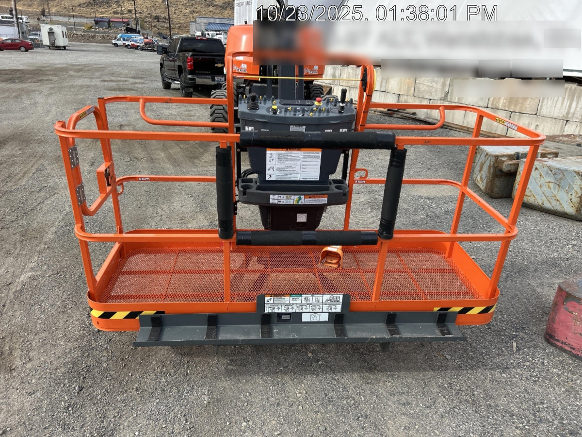 2025 JLG 660SJ