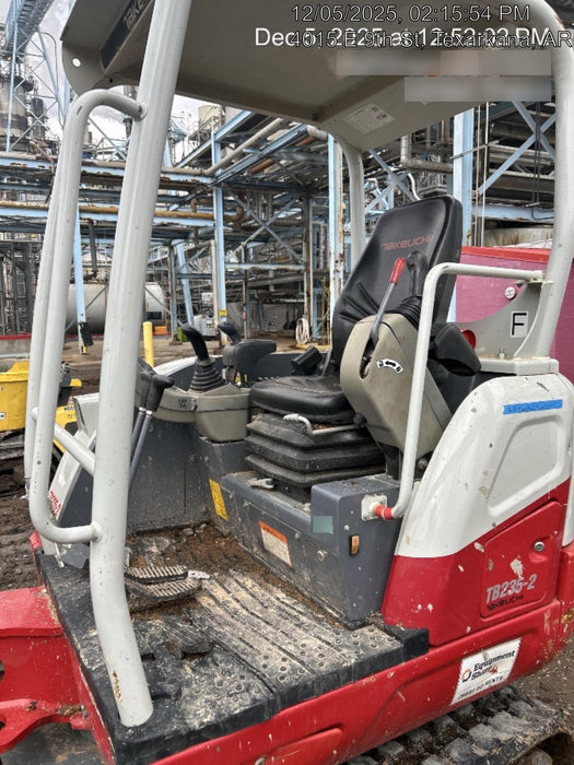 2023 TAKEUCHI TB235-2R