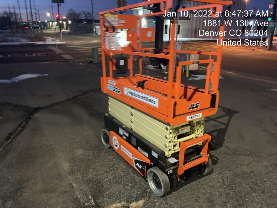 2021 JLG ES1932