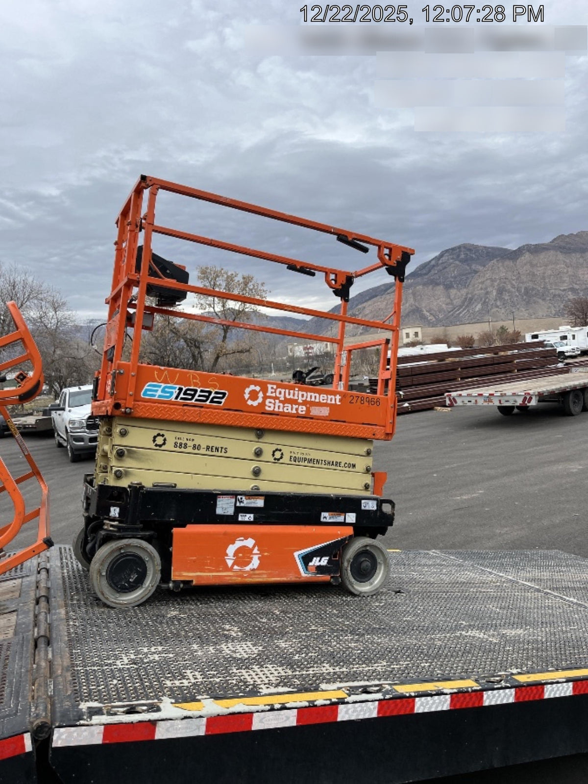 2022 JLG ES1932