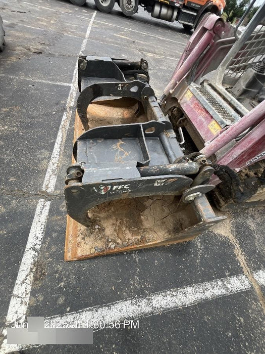 2019 PALADIN 76" Scrap Grapple Bucket - Paladin