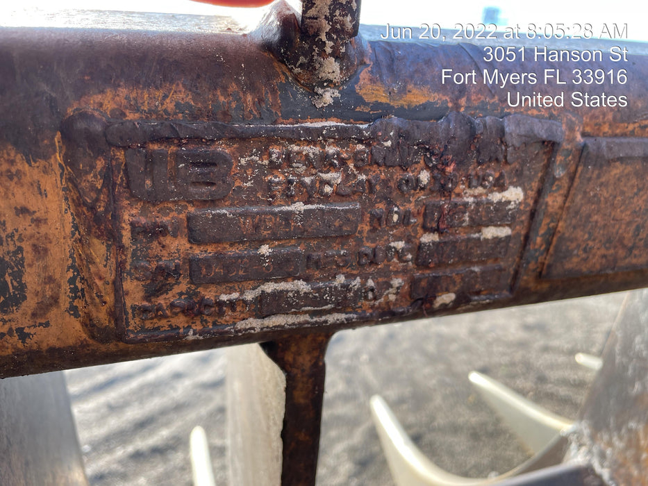 2015 Case 621F CLOSED CAB, JRB 416 STYLE HYD COUPLER