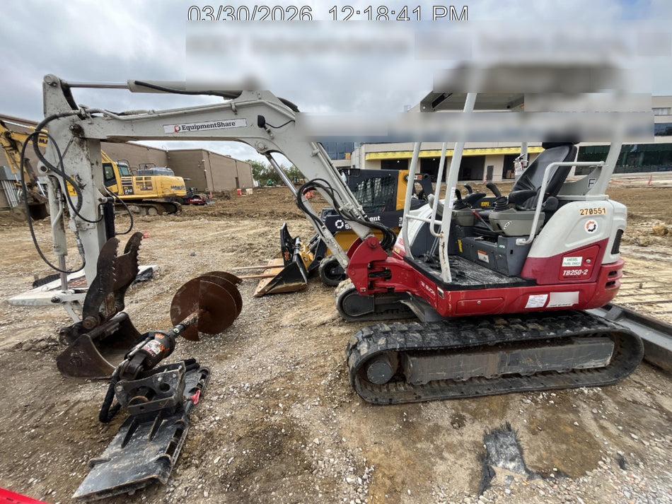 2022 TAKEUCHI TB250-2R