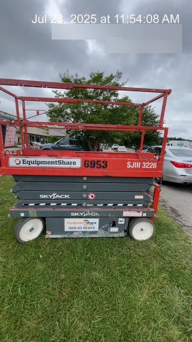2018 Skyjack SJIII-3226 Skyjack SJIII3226 Scissor Lift w/Trojan Batteries