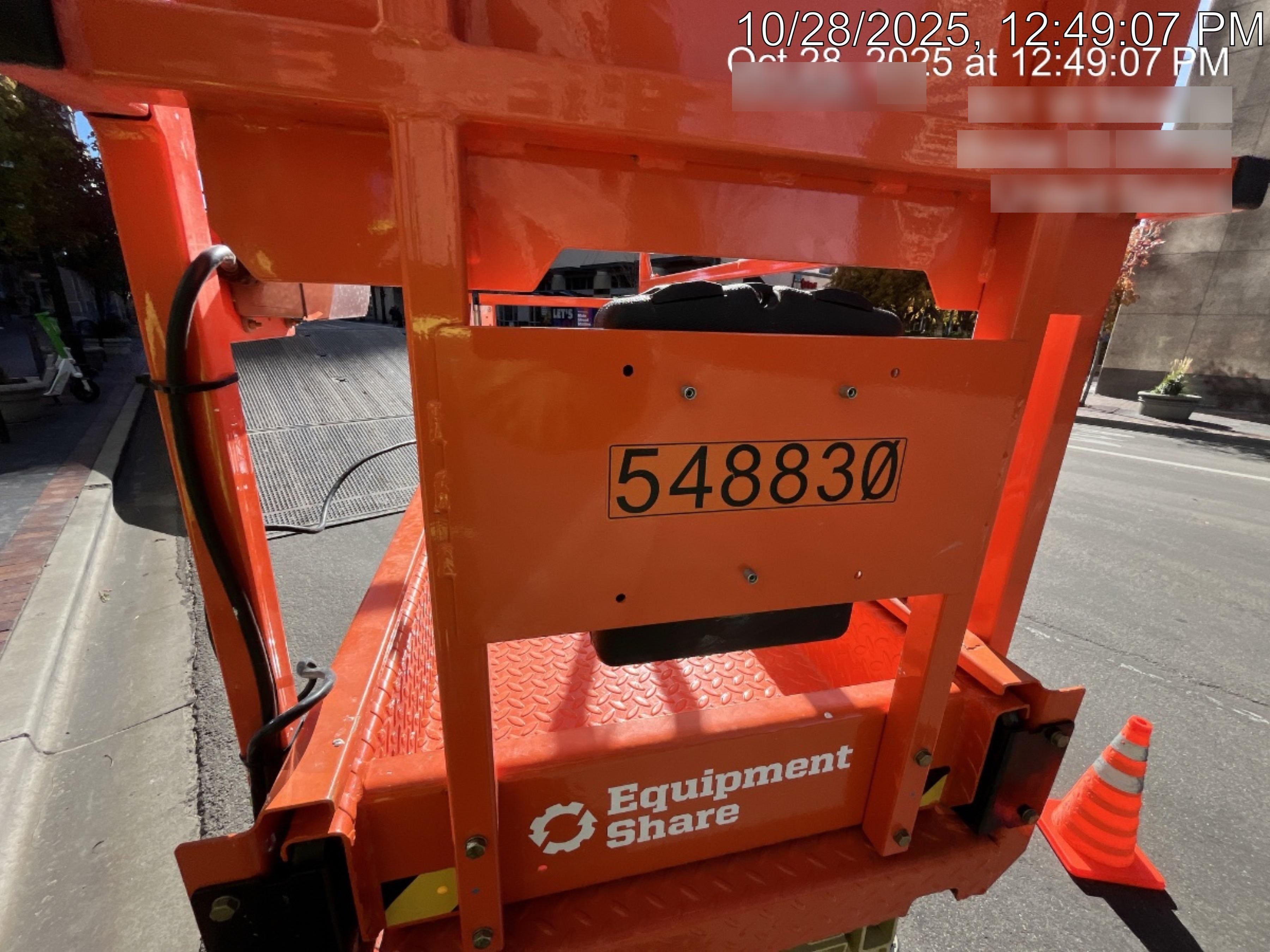 2025 JLG ES1932
