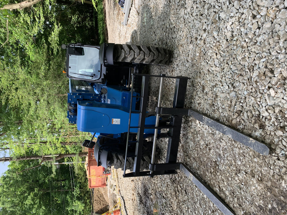 2020 Genie GTH-844 Cab/Heat/Air, Solid Tires, Work Lights, Beacon, Aux Hydraulics, Back up Alarm, Lifting Eye