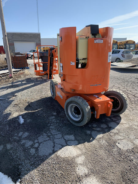 2019 JLG E300AJP