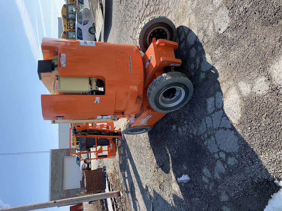 2019 JLG E300AJP