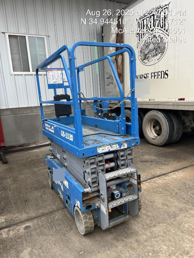 2019 Genie GS-1930 Fixed rails with chain Entry
