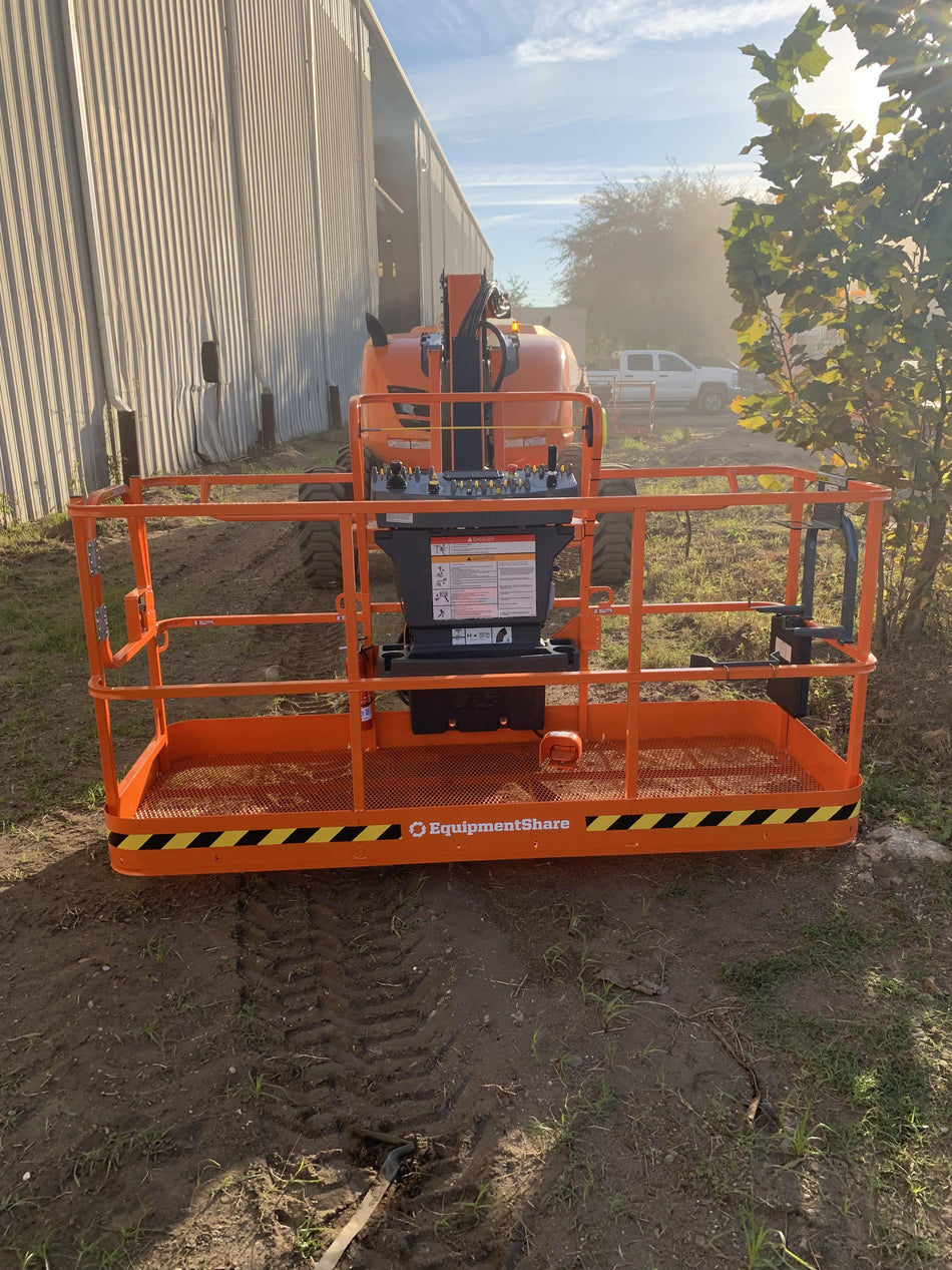 2022 JLG 600AJ