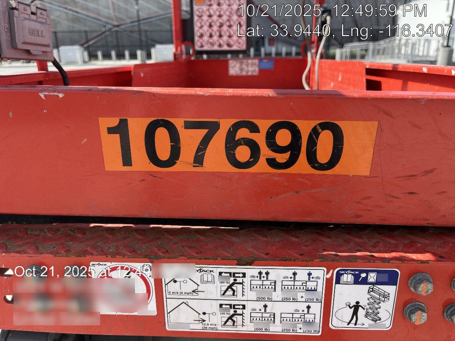 2020 Skyjack SJIII-3219 Solid NM Tires, Half height spring hinged entry gate, Dual Beacons, 800W Inverter