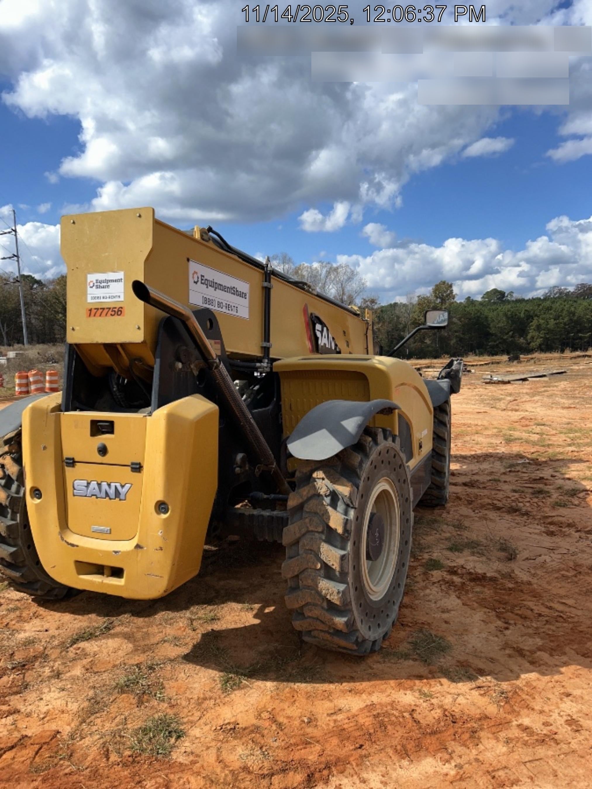 2021 SANY STH1056