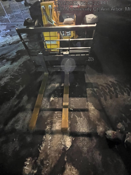 2025 ARROW MATERIAL HANDLING 24" Pallet Fork Frame