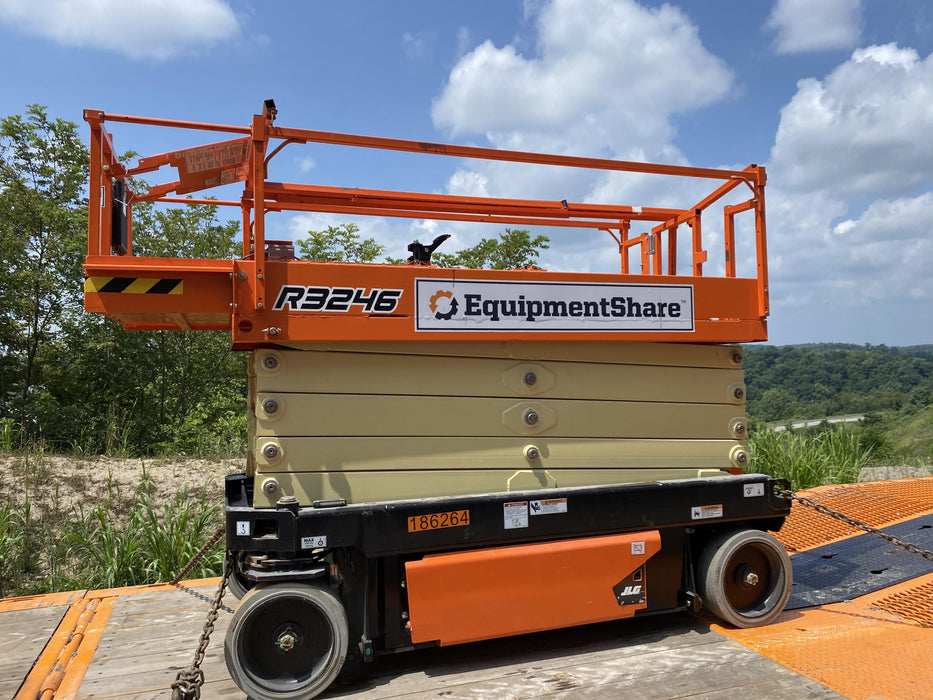 2021 JLG R3246