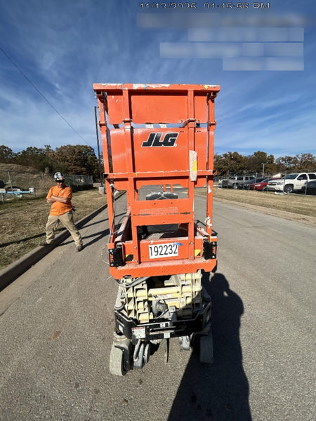 2021 JLG ES1932