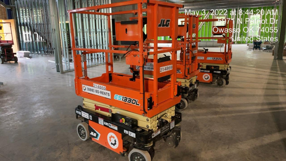 2022 JLG ES1330L