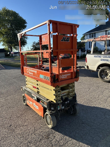 2022 JLG ES1932
