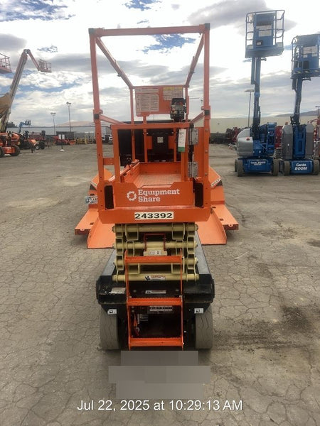 2022 JLG ES2632
