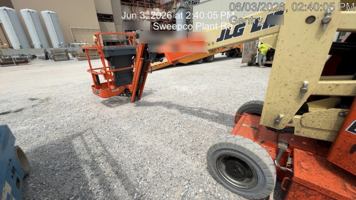 2019 JLG E300AJP