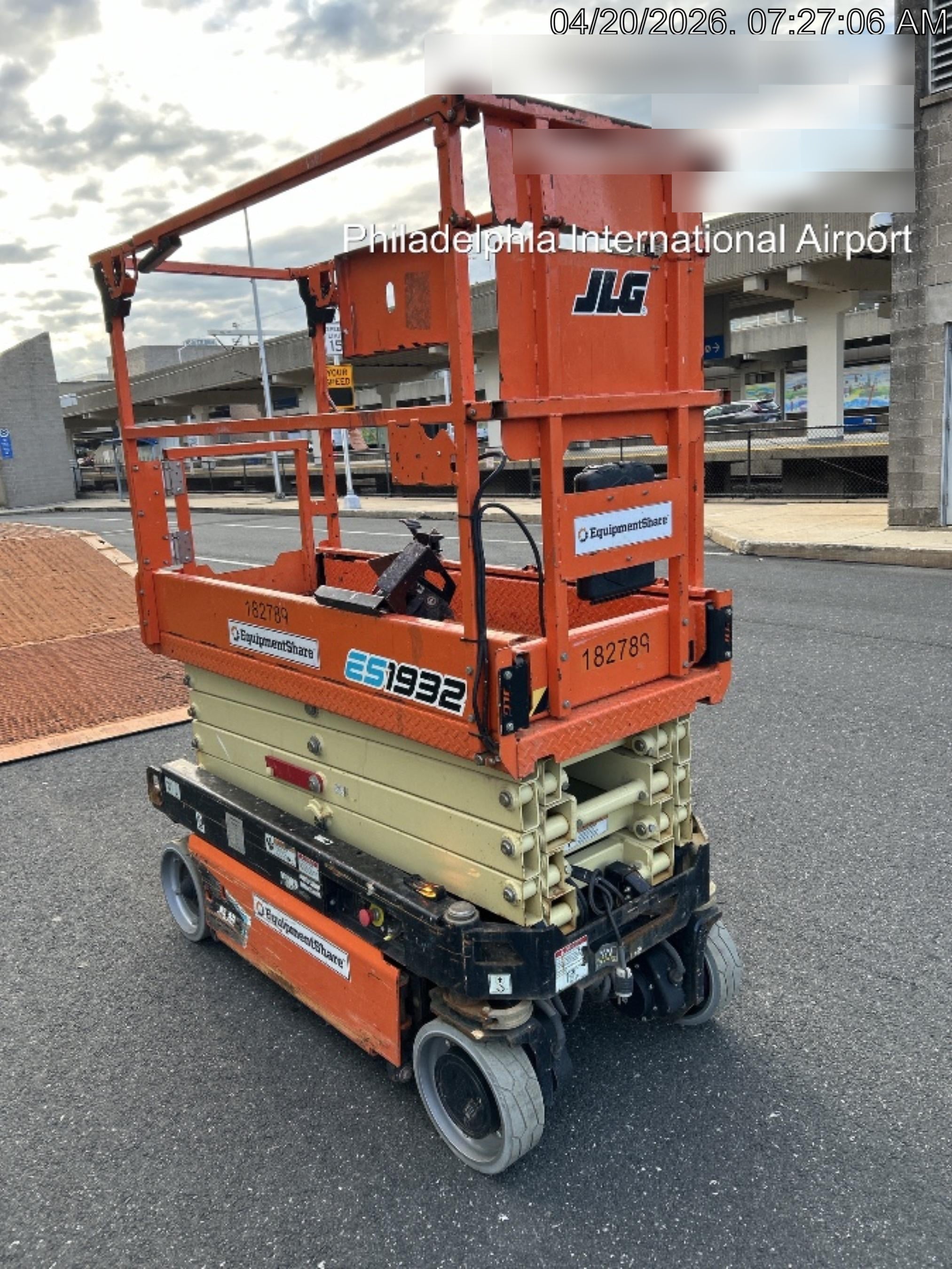 2021 JLG ES1932