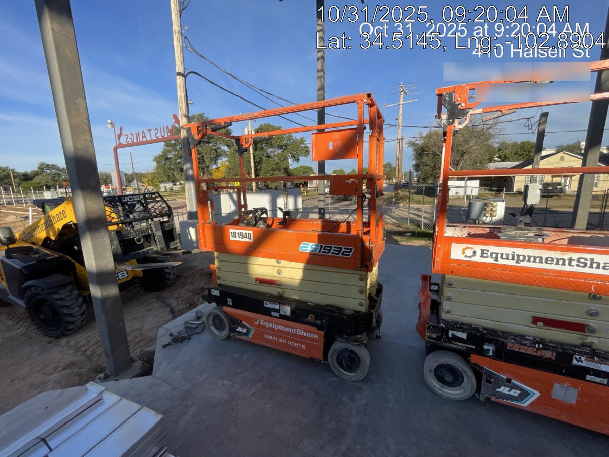 2022 JLG ES1932