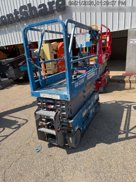 2019 Genie GS-1930 Fixed rails with chain Entry