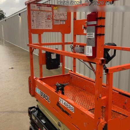 2022 JLG ES1330L