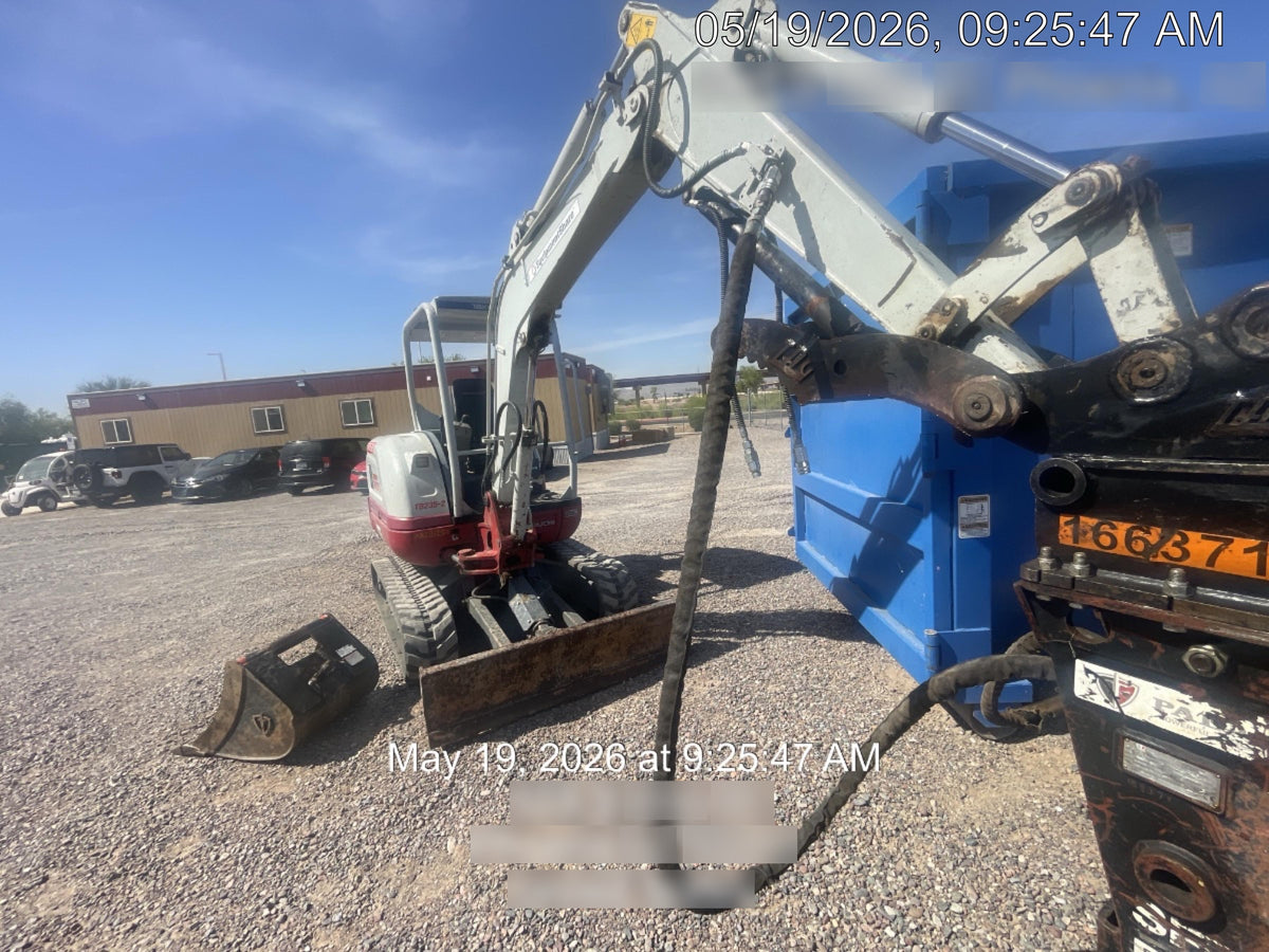 2022 TAKEUCHI TB235-2R