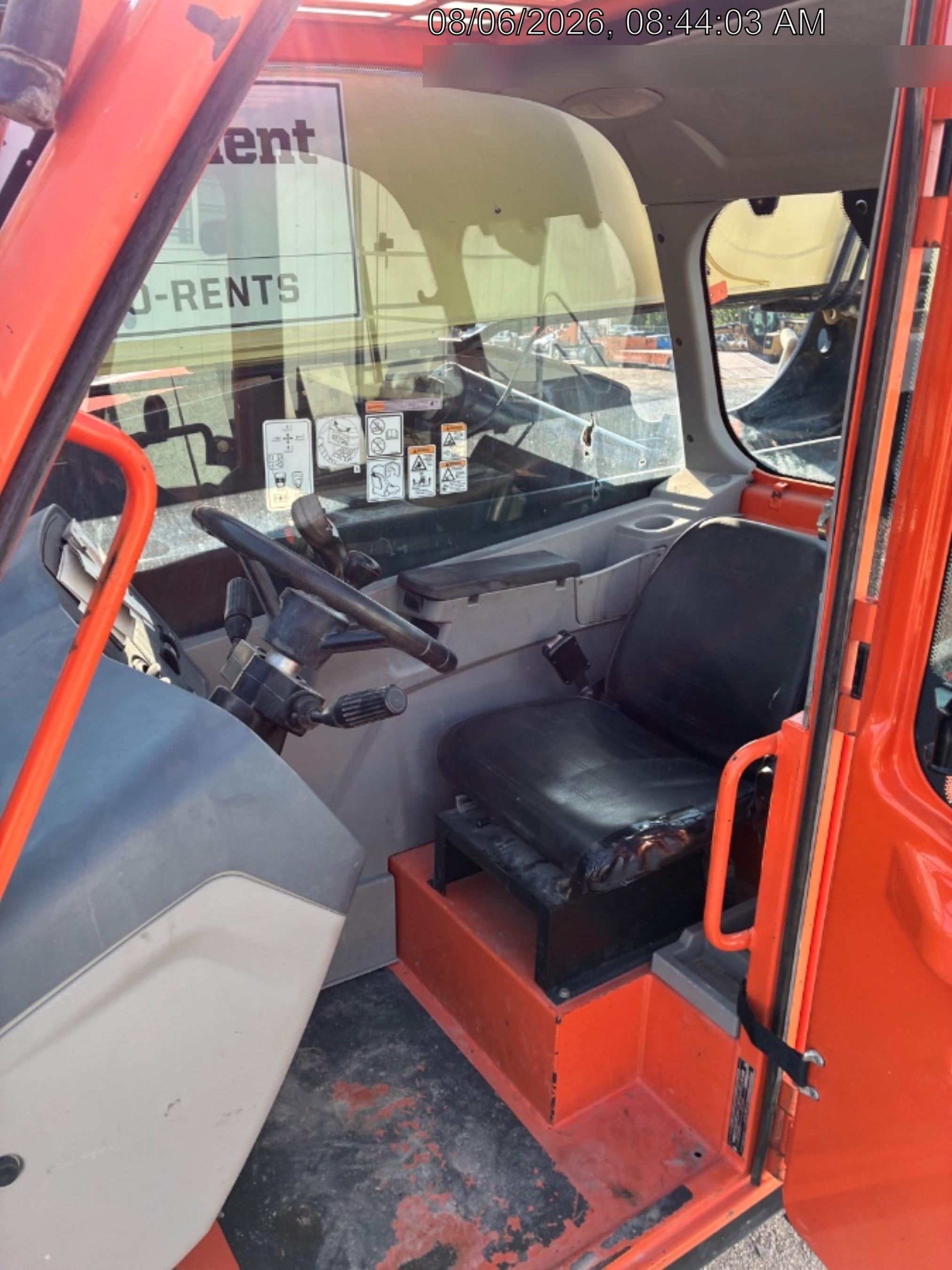 2017 JLG 742