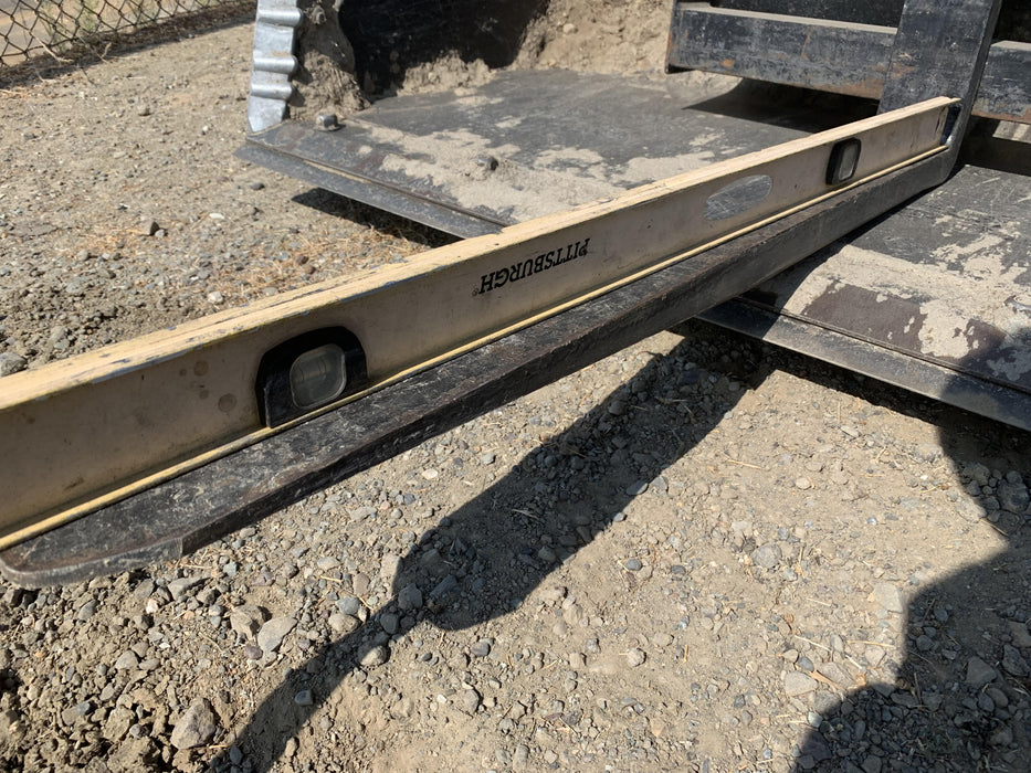 2020 ARROW MATERIAL HANDLING 60" Pallet Forks - Arrow