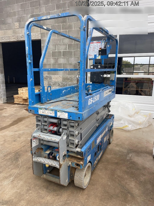 2019 Genie GS-1930 Fixed rails with chain Entry