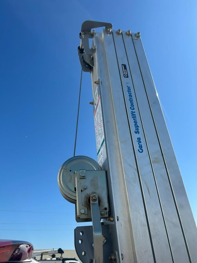 2023 GENIE SLC-24