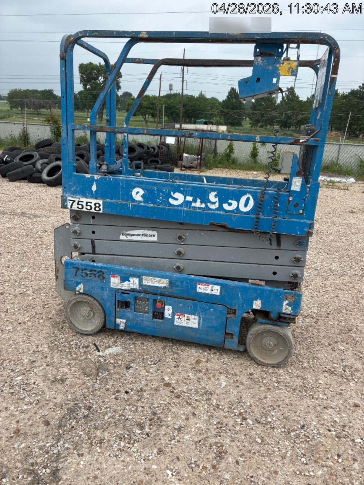 2017 Genie GS-1930 Genie GS-1930 Lift w/Fixed Rail and Chain Entry