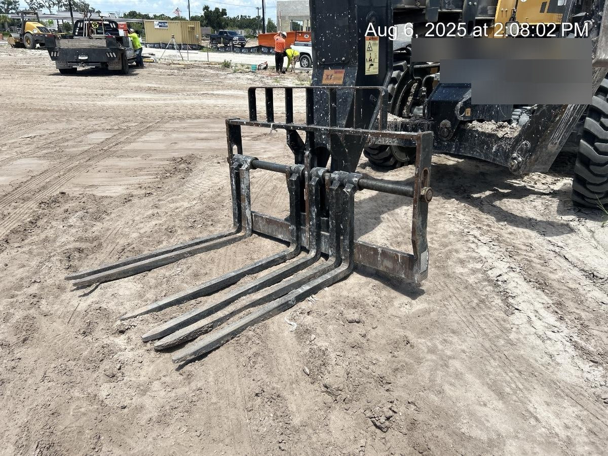 2022 SANY STH1056