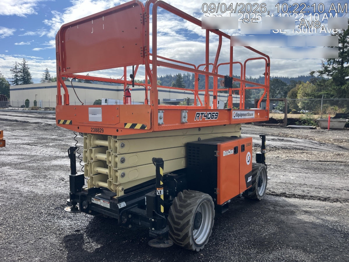 2022 JLG RT4069