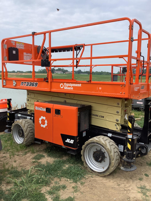 2022 JLG RT3369