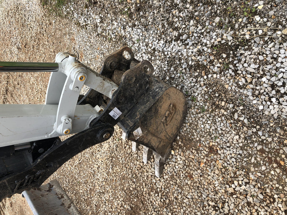 2020 TAKEUCHI TB235-2CR