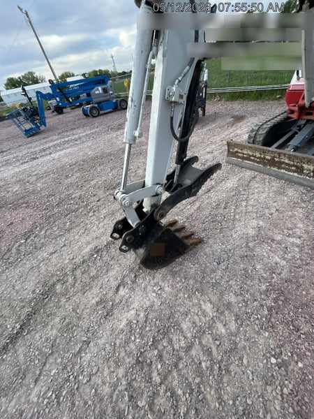 2022 TAKEUCHI TB235-2CR