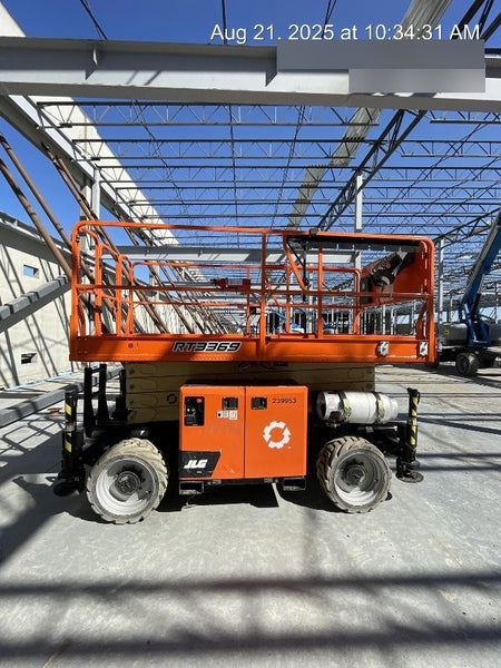 2022 JLG RT3369