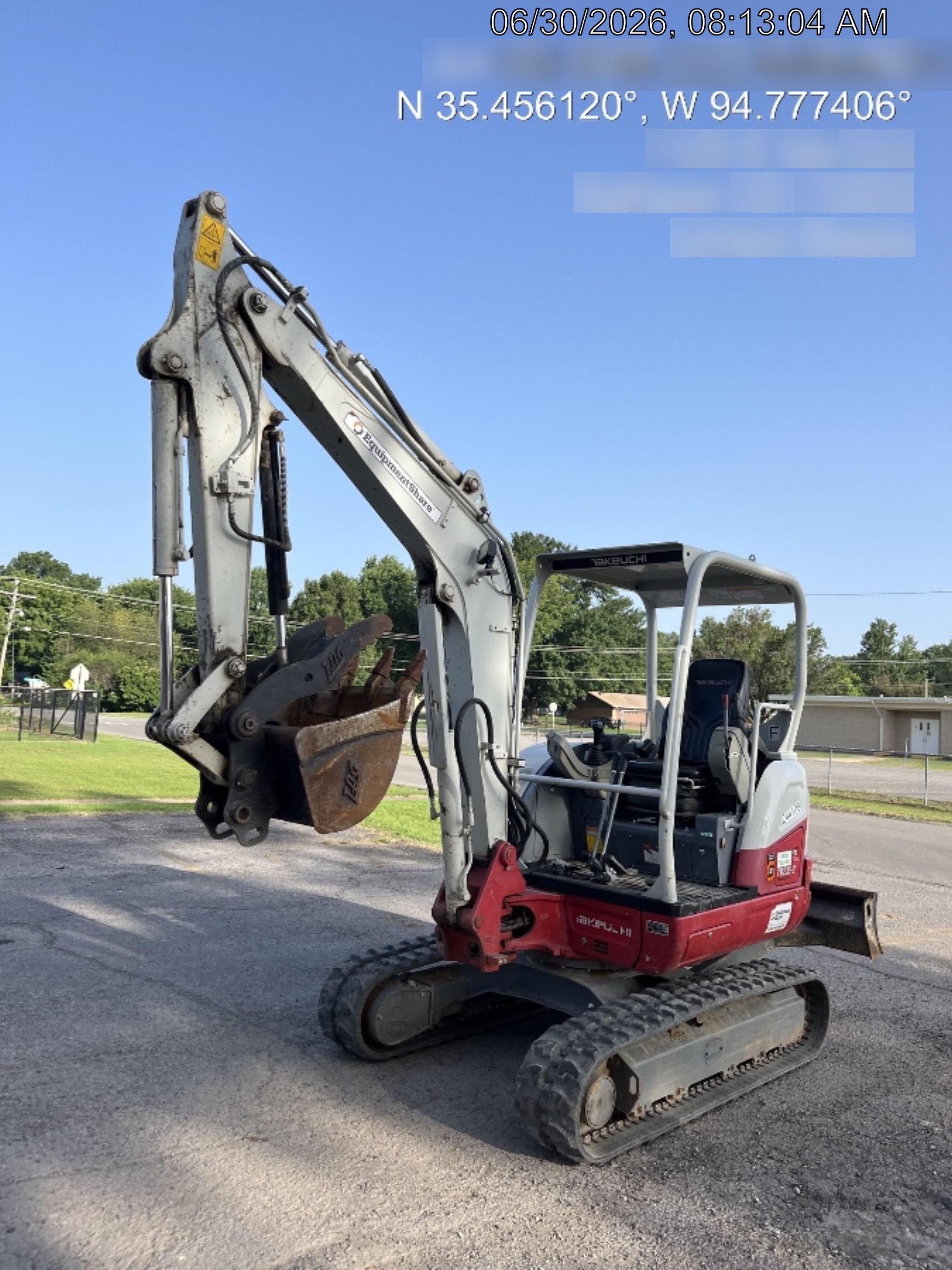 2022 TAKEUCHI TB235-2R