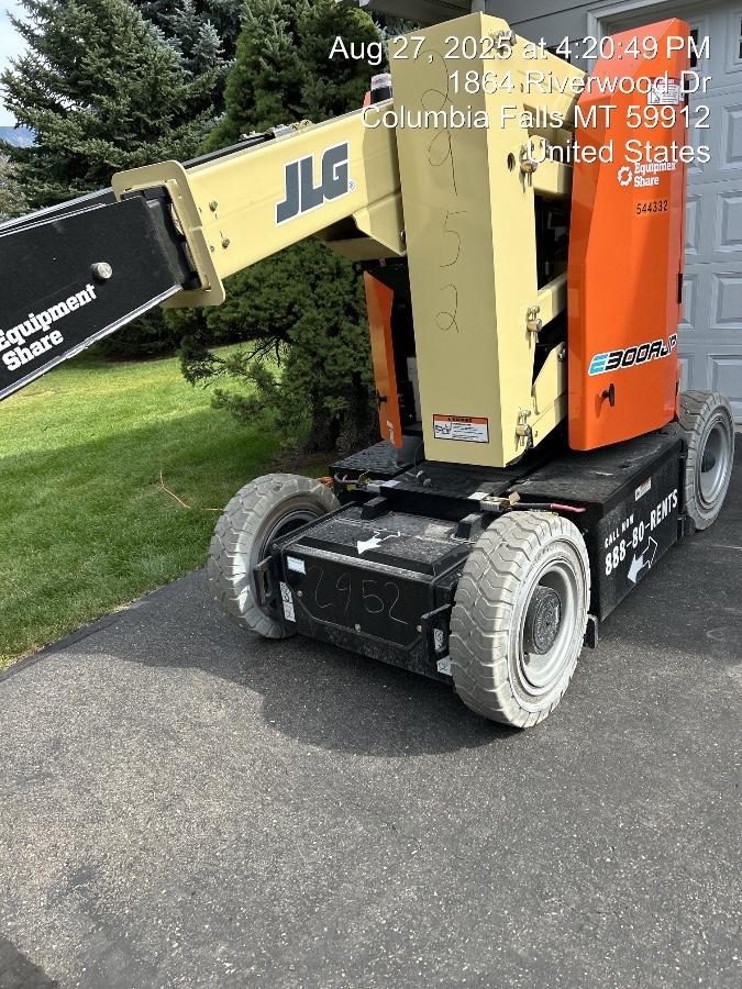 2025 JLG E300AJP