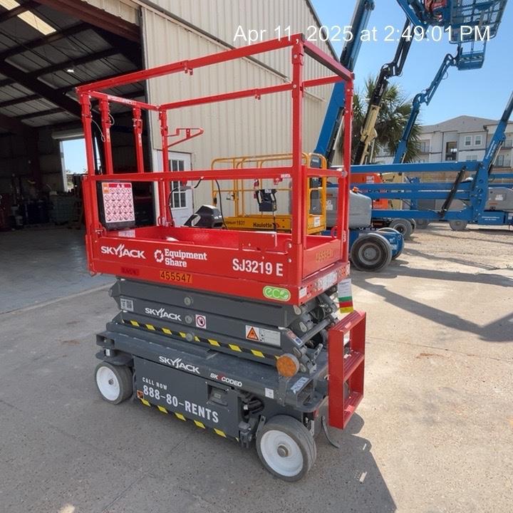 2024 Skyjack SJ3219 Electric Drive, Sld NM Tires, DBcns, RFRails, Power to Platform, T3 + Access Control