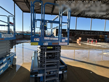 2019 Genie GS-4047 Folding rails with half height swing gate