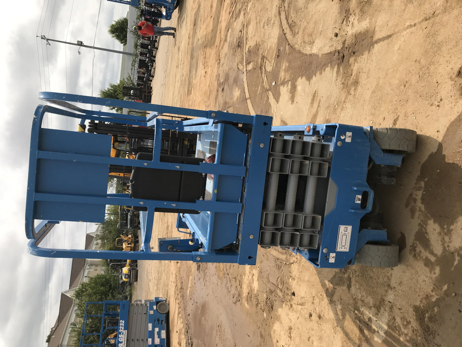 2019 Genie GS-1930 Fixed rails with chain Entry