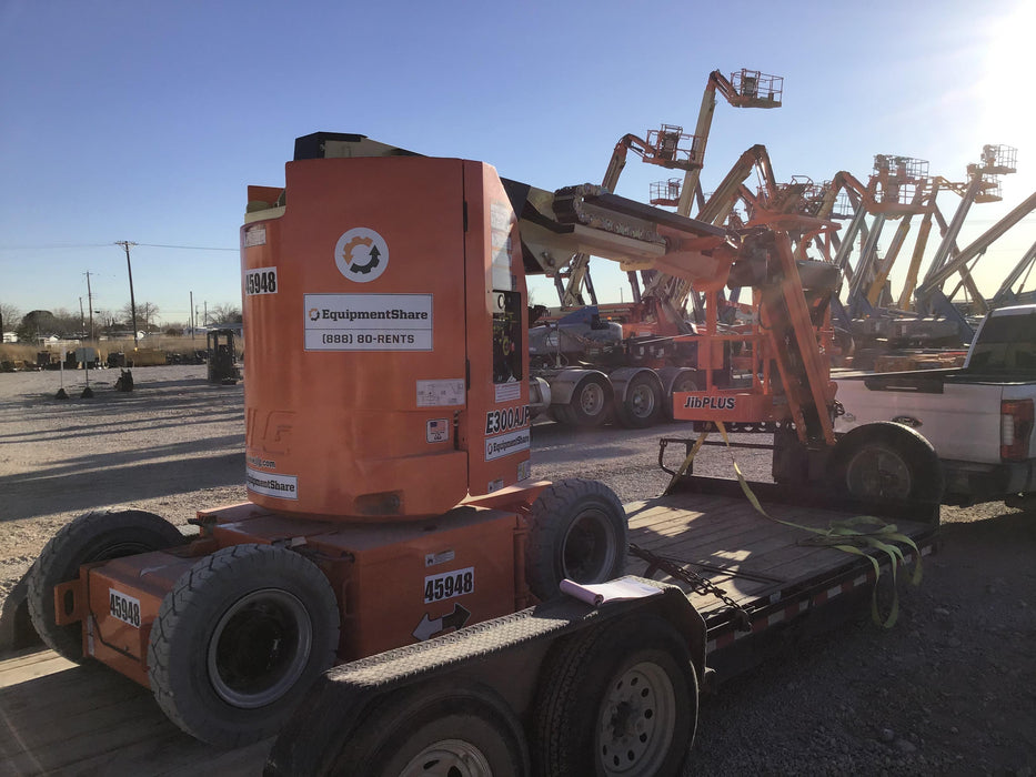2019 JLG E300AJP