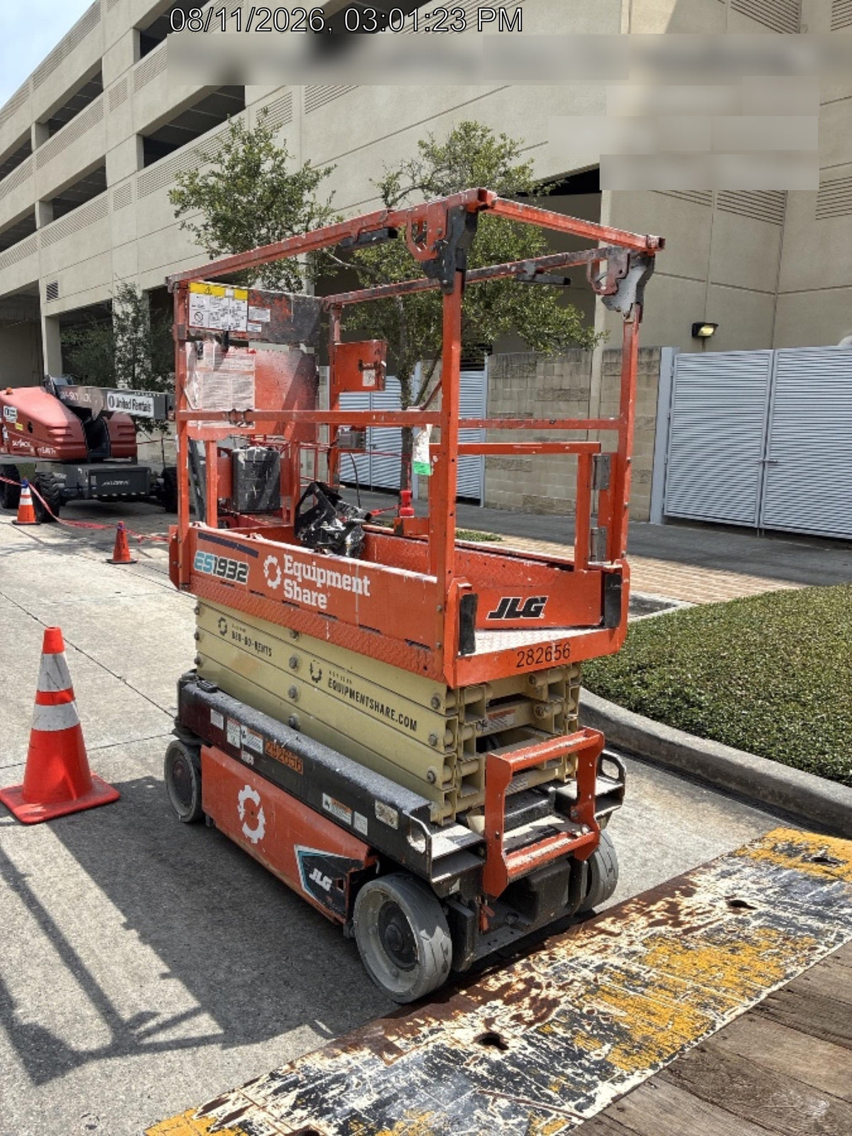 2022 JLG ES1932