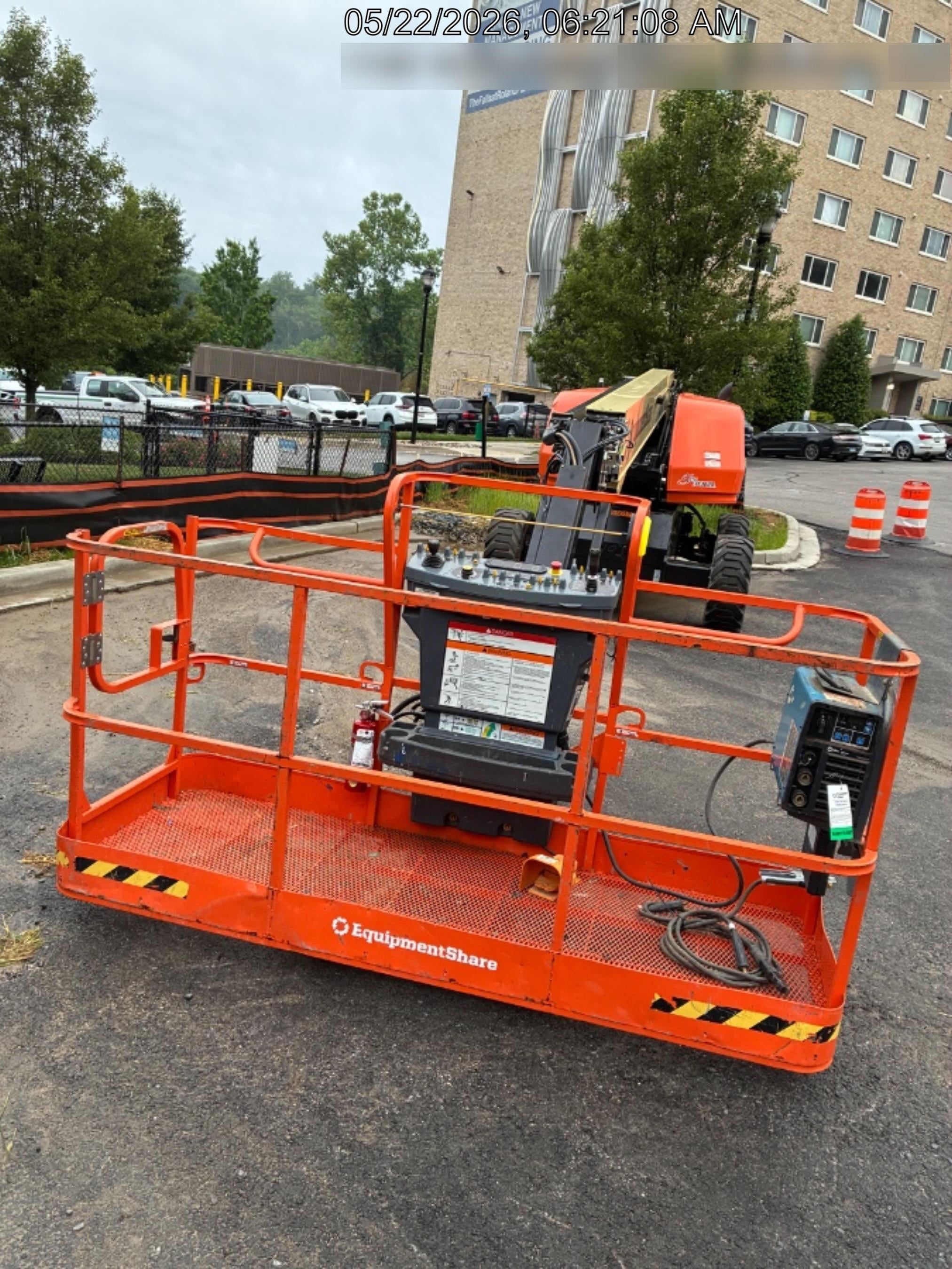 2025 JLG 660SJ