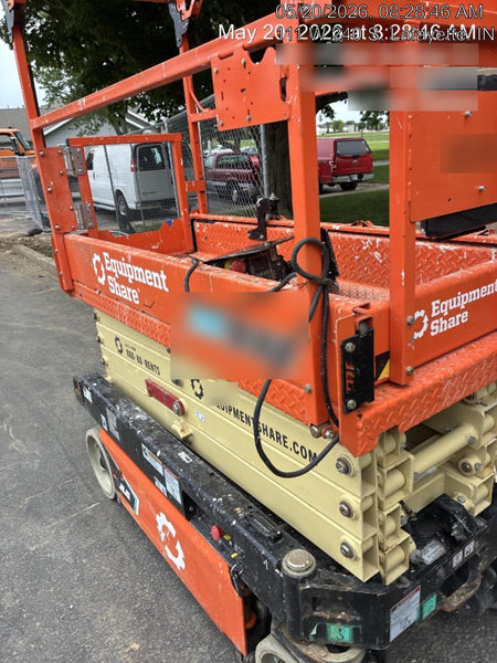 2023 JLG ES1932