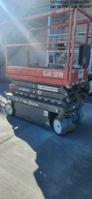 2018 Skyjack SJIII-3219 Skyjack SJIII3219 Scissor Lift w/Trojan Batteries