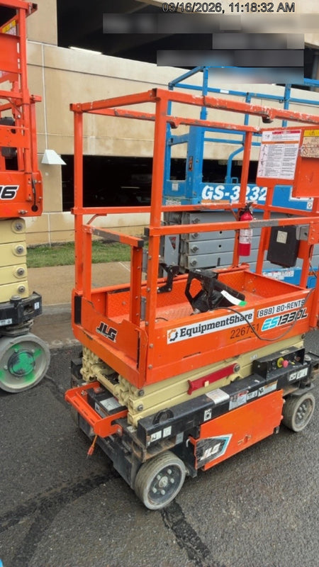 2022 JLG ES1330L